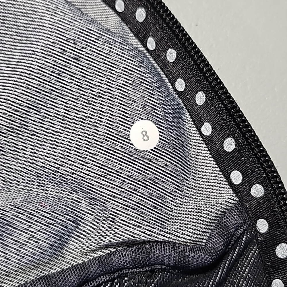 Lululemon black size 8 da bomb zip up jacket - Picture 7 of 7